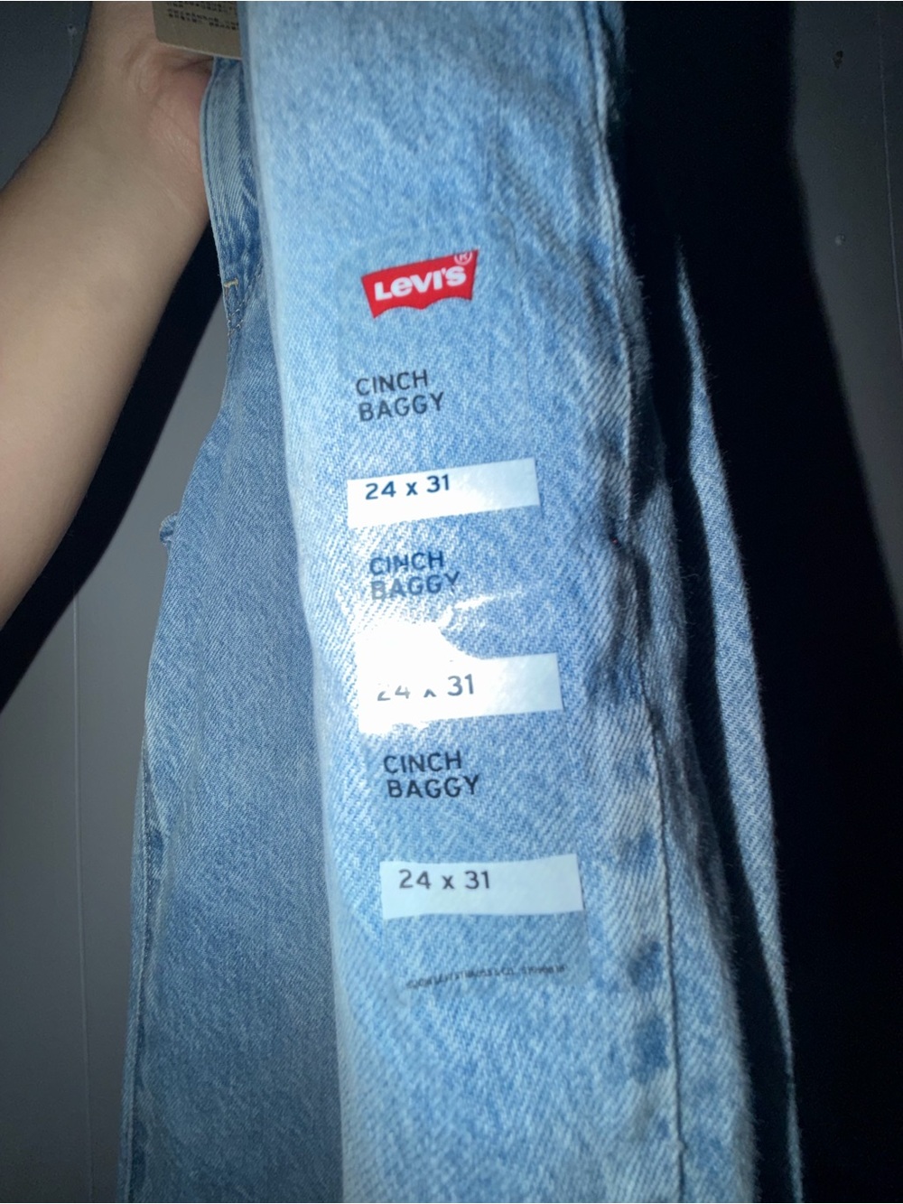 Women Cinch Baggy Levi's Light Blue Jeans 24 x 31 - Picture 2 of 7